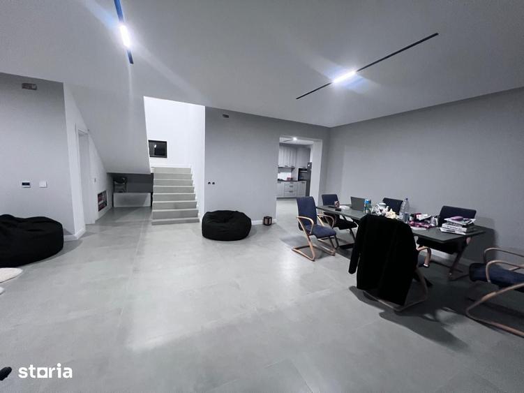 Casă cu 4 camere cu Teren 1000 Mp în Central