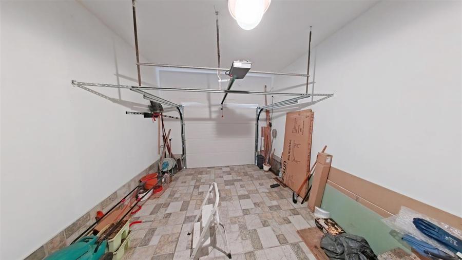 Casă individuală cu 4 camere cu Canalizare în Grădiște
