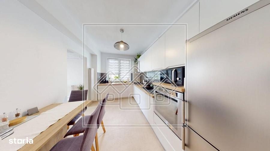 Apartament cu 3 camere decomandat în Șelimbăr