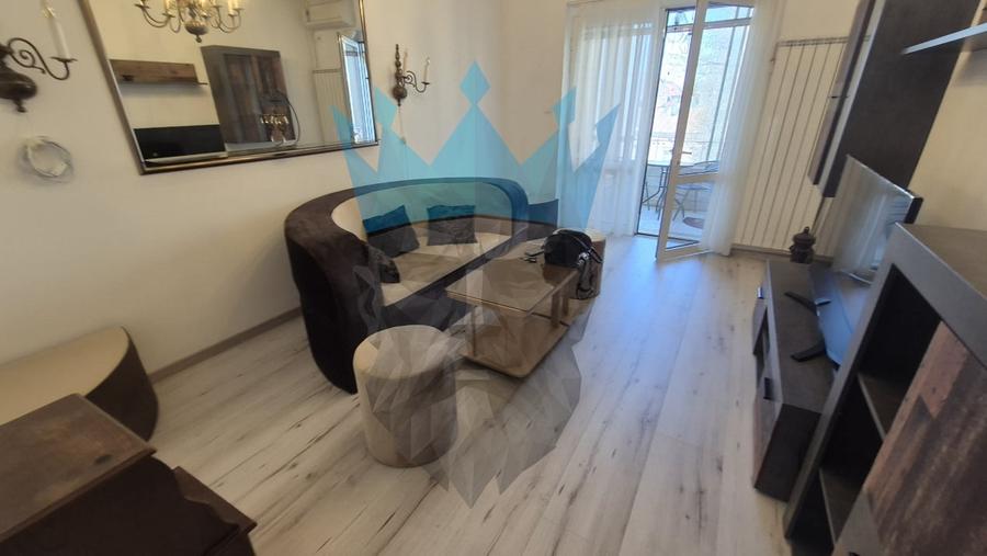 Apartament cu 2 camere decomandat, mobilat în P-ța Amzei