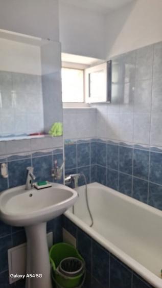 Apartament cu 4 camere decomandat, mobilat în P-ța Amzei