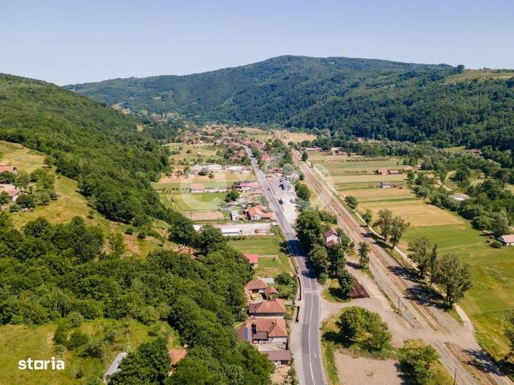 Casă cu 3 camere în Tăuți