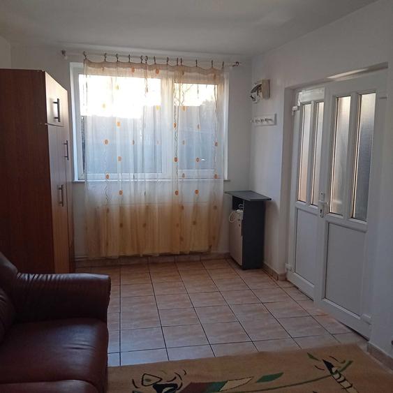 Apartament cu 2 camere nedecomandat în Bucșinescu
