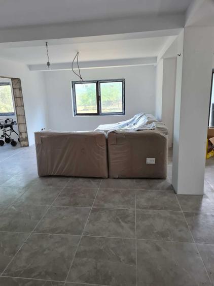 Casă cu 4 camere în Rahova