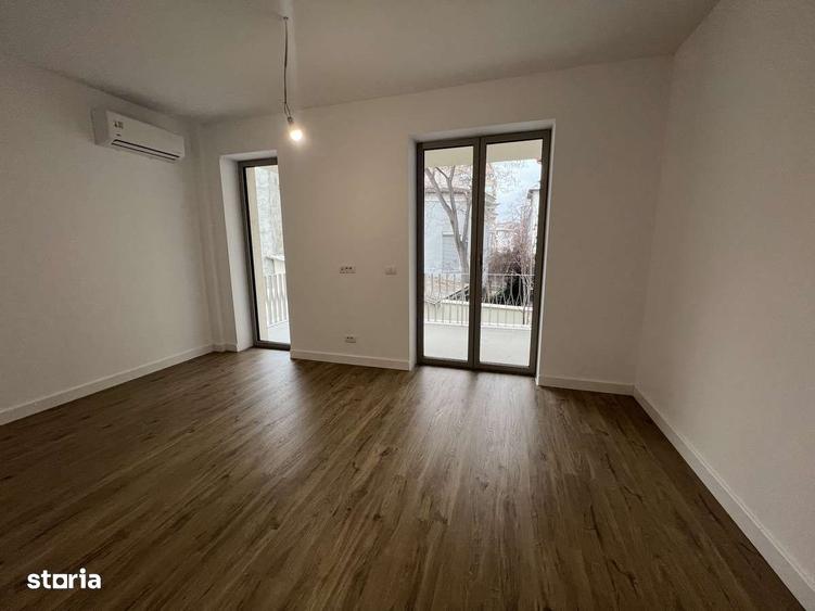 Apartament cu 4 camere în Armeneasca