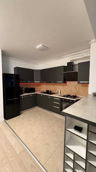 Apartament cu 2 camere decomandat în Lacul Morii