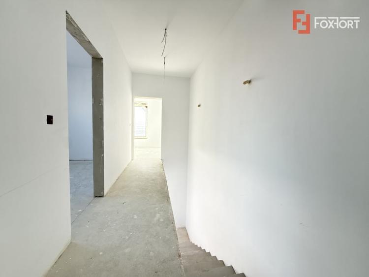 Duplex cu 4 camere cu Canalizare în Săcălaz