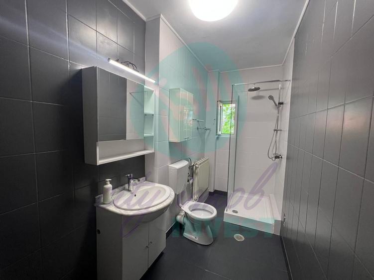 Apartament cu 3 camere semidecomandat, mobilat în Calea Călărașilor