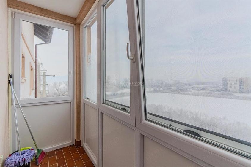 Apartament cu 3 camere decomandat, mobilat în Cristian