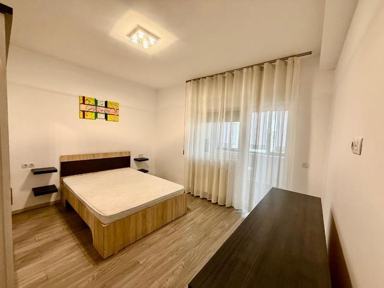 Apartament cu 3 camere semidecomandat, mobilat în Florești