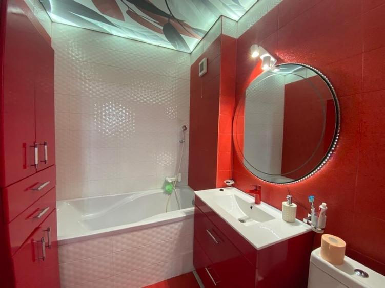 Apartament cu 3 camere decomandat, mobilat în Florești