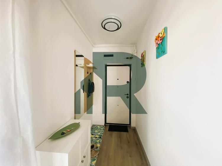 Apartament cu 2 camere semidecomandat, mobilat în Mihai Viteazul