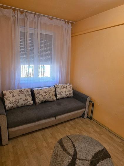Garsonieră decomandată în UMT