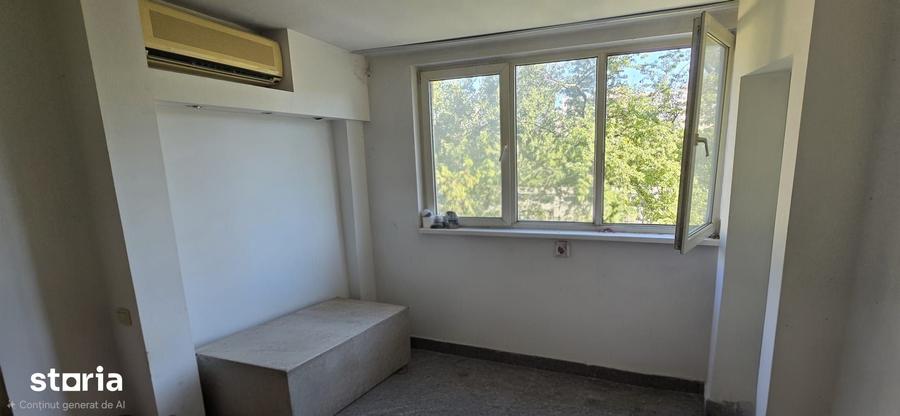 Apartament cu 4 camere semidecomandat în Drumul Taberei