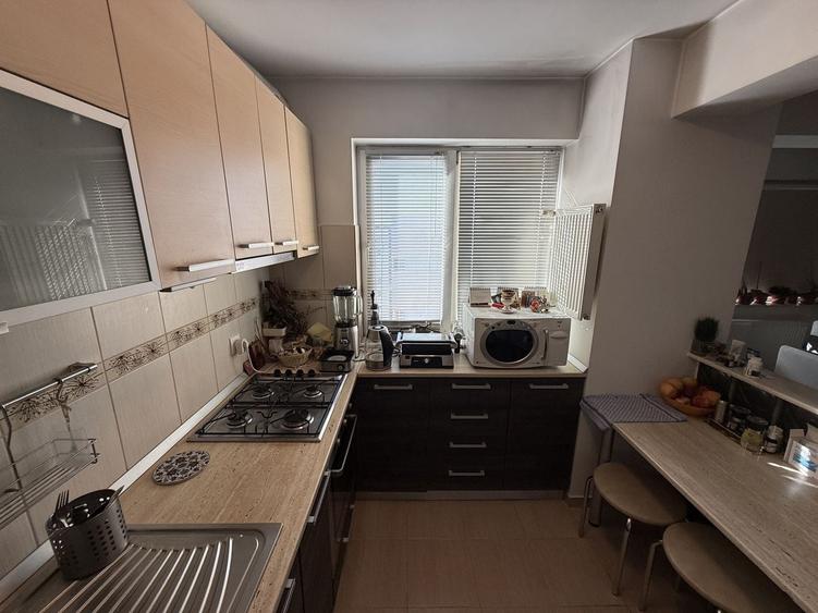 Apartament cu 2 camere decomandat, mobilat în Kamsas