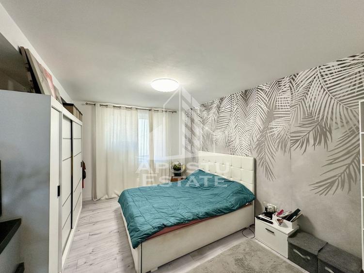 Apartament cu 3 camere semidecomandat, mobilat în Complex Studențesc