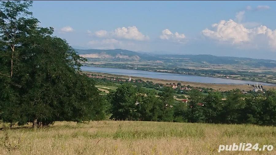 Teren,8700 m2,cu priveliste frumoasa. - 8
