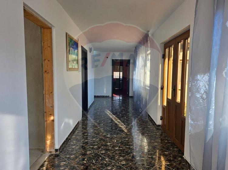 Casă individuală cu 3 camere cu Teren 966 Mp în Lespezi
