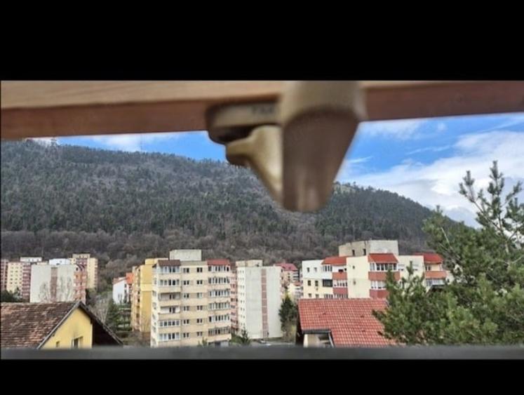 Apartament cu 3 camere circular, mobilat în Răcădău