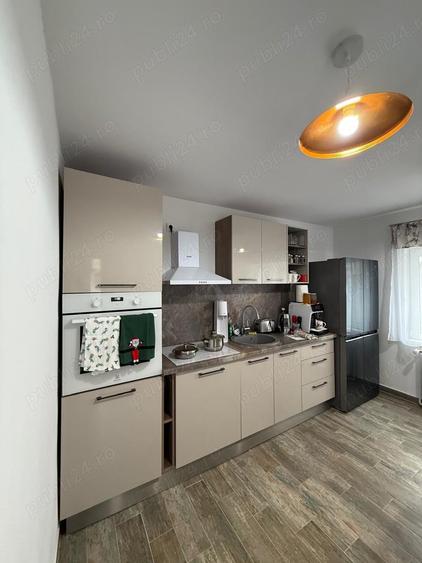 Casă cu 5 camere cu Teren 3885 Mp în Izgar