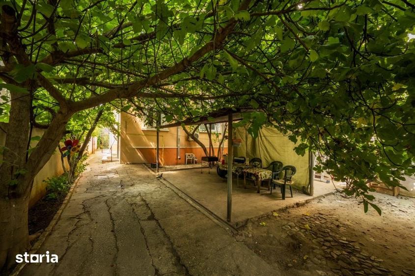 Casă cu 7 camere cu Teren 459 Mp în Iancului