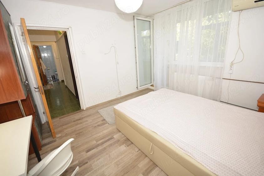 Apartament cu 4 camere decomandat în Drumul Taberei