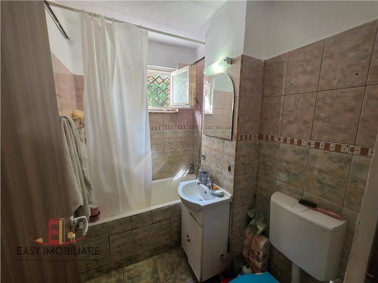 Apartament cu 3 camere decomandat în Dâmbu Pietros