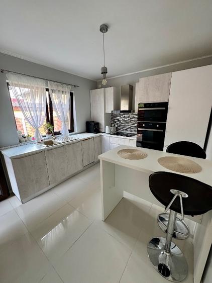 Casă individuală cu 5 camere cu Teren 230 Mp în Giroc