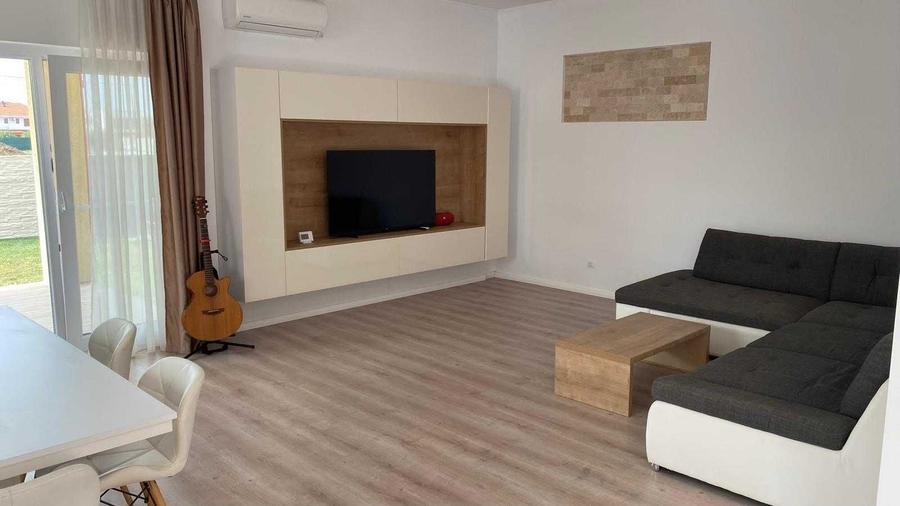 Casă cu 4 camere cu Teren 330 Mp în Dumbrăvița