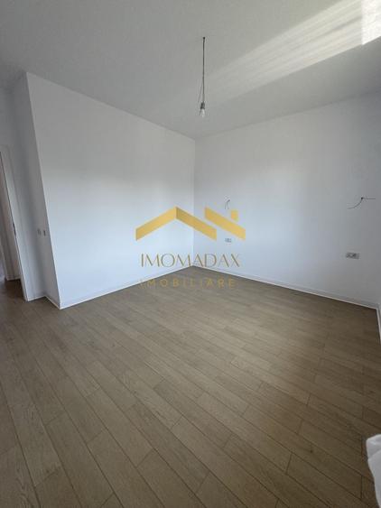 Casă individuală cu 4 camere cu Canalizare în Utvin