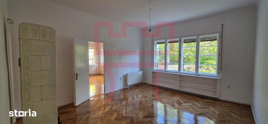Apartament cu 5 camere în Central