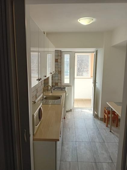 Apartament cu 4 camere decomandat în Militari