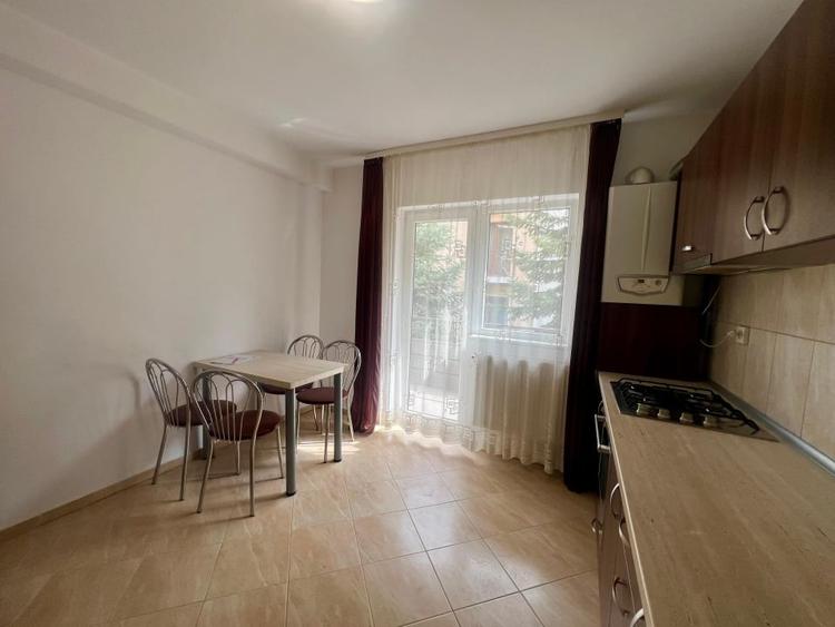 Apartament cu 2 camere decomandat, mobilat în Zorilor