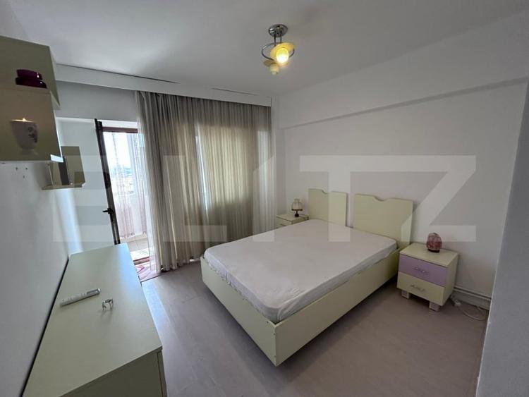 Apartament cu 3 camere decomandat, mobilat în Central