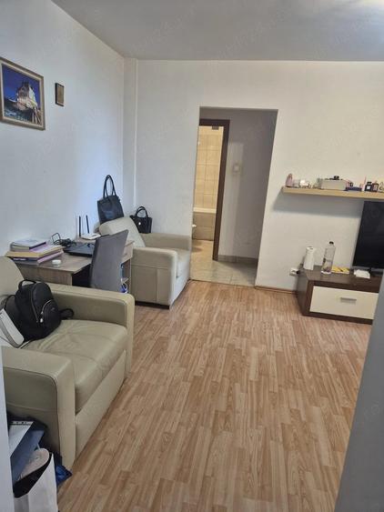 Apartament cu 2 camere nedecomandat în Gara de Nord