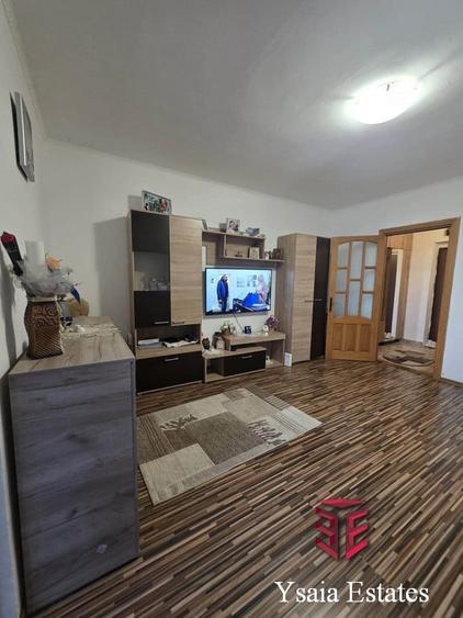 Garsonieră decomandată în Far