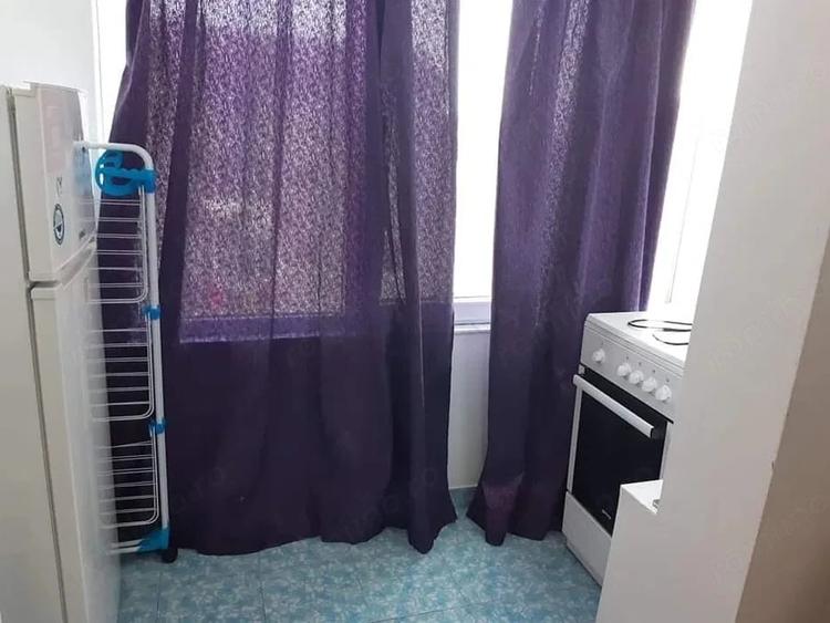 Garsonieră decomandată în Poarta 6