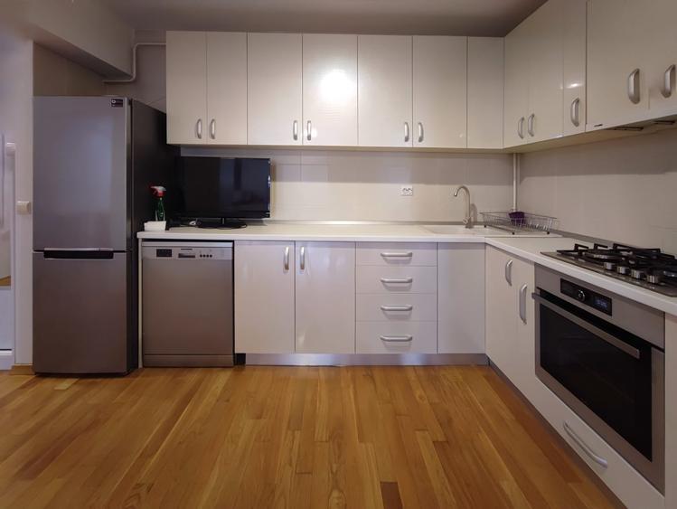 Apartament cu 2 camere semidecomandat în Est