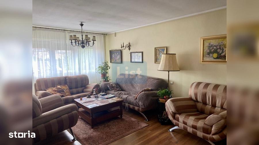 Casă cu 8 camere cu Teren 20 Mp în Mircea Vodă