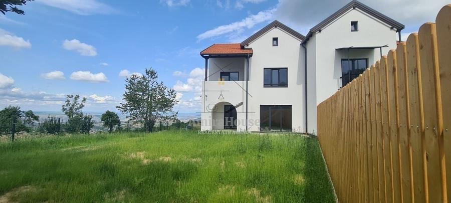 Duplex cu 5 camere cu Canalizare în Feleacu