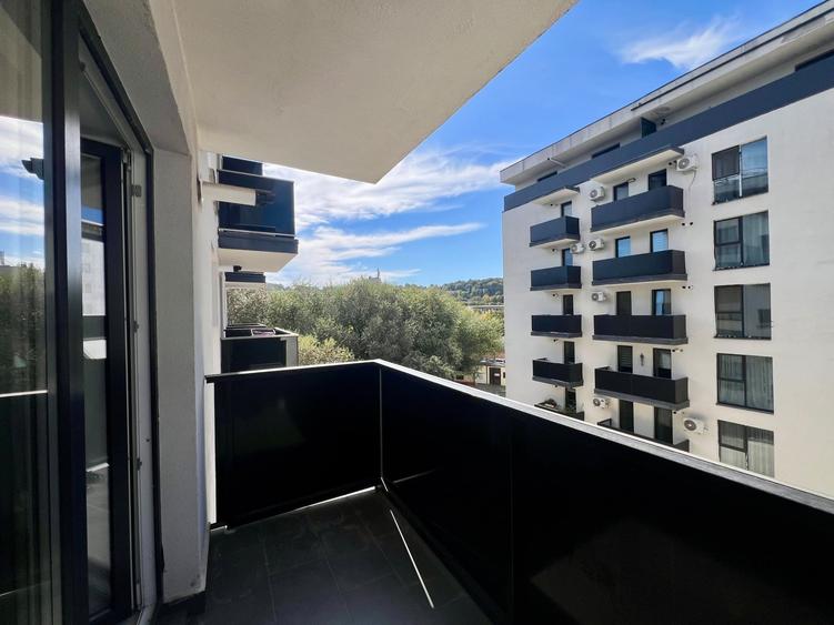 Apartament cu 2 camere semidecomandat, mobilat în Dâmbul Rotund