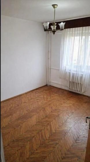 Garsonieră decomandată în Nord