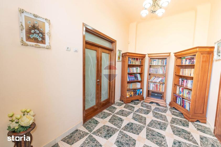 Casă cu 6 camere cu Teren 1000 Mp în Central