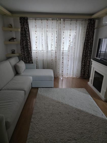 Apartament cu 2 camere decomandat în Central