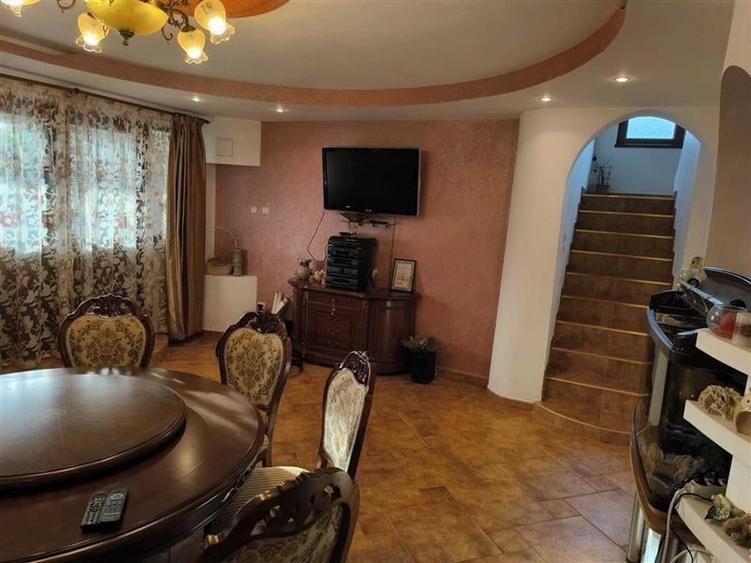 Casă individuală cu 4 camere cu Teren 760 Mp în Tache