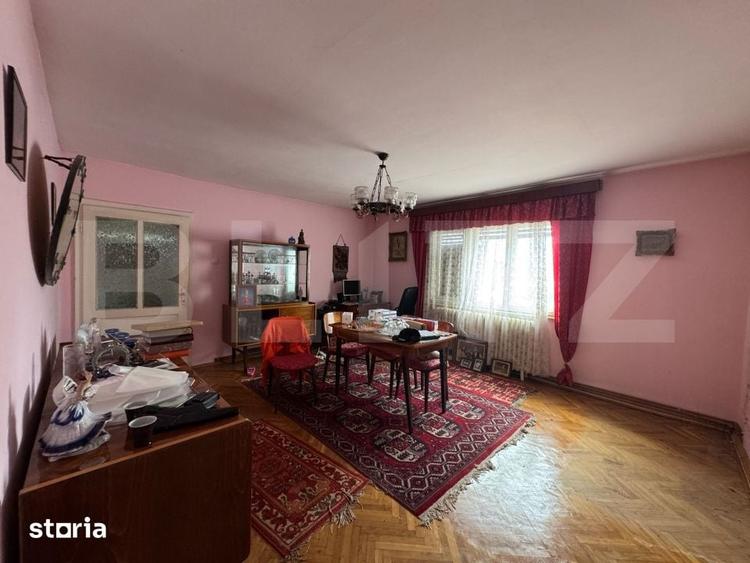 Casă cu 5 camere cu Teren 3000 Mp în Central