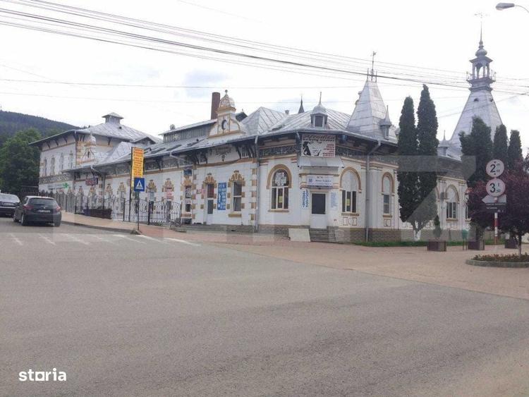 Spațiu comercial, de 3,000 mp, în Central