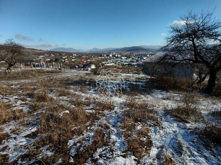 Teren Construcții intravilan de 1425 mp, în Vest