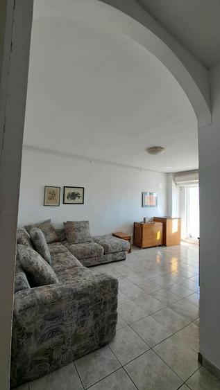 Apartament cu 2 camere semidecomandat, mobilat în Timpuri Noi