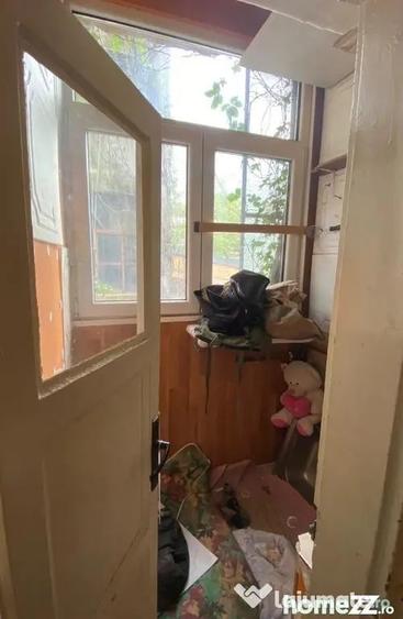 Apartament cu 3 camere semidecomandat în Basarab